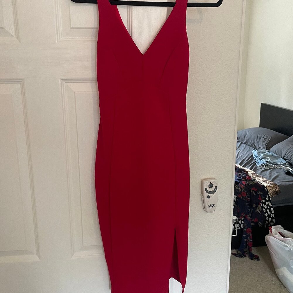 XS Lulu’s Tight Red V-Neck Dress